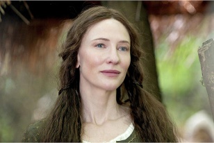 Maid Marion es interpretada por la ganadora del Oscar, Cate Blanchett quien no fue la primera elección del rol.